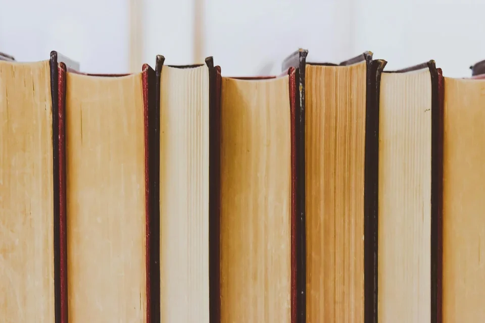 Книжные рекомендации 2024 года: Как выбрать литературу и не ошибиться