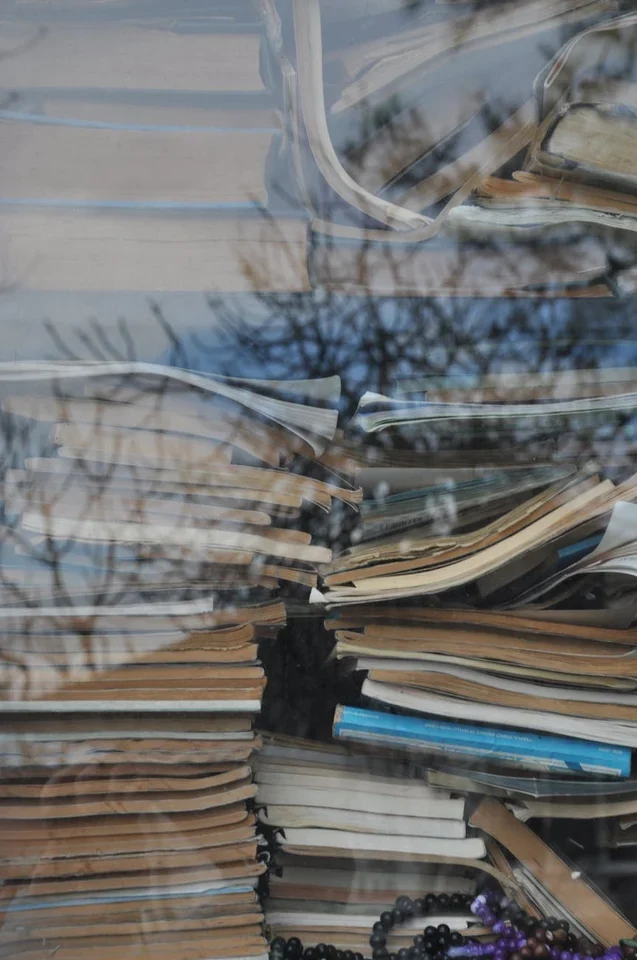 Коллекционирование первых изданий: Как инвестиции в художественную литературу становятся стратегией ценителей