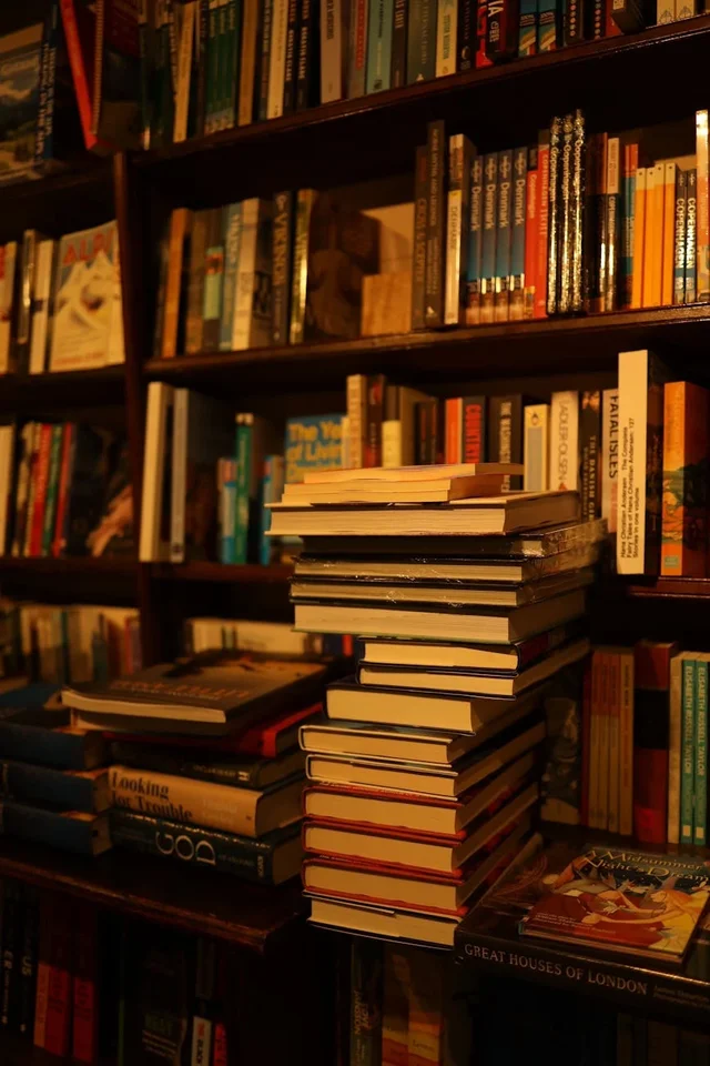 Формирование привычки чтения: Пошаговое руководство для тех, кто хочет читать больше